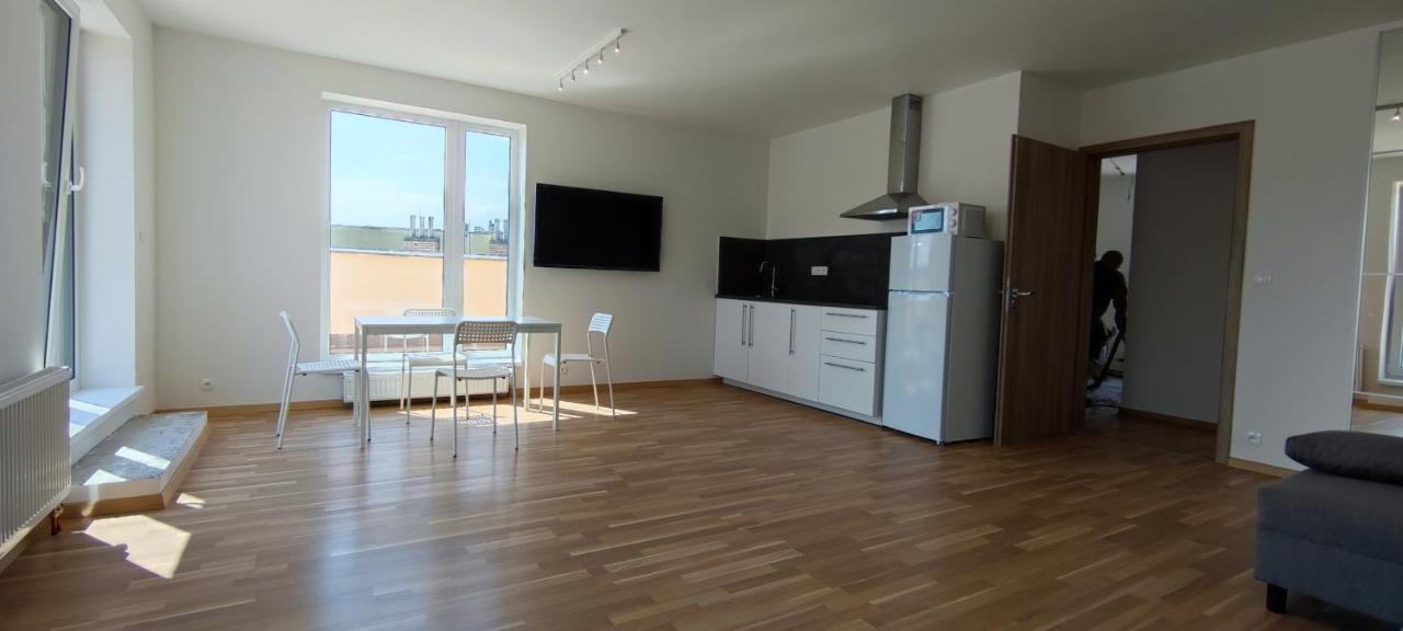 Penthouse # 81 With Panoramic City View In Elite Rezidence With Free Parking Praga Exterior foto