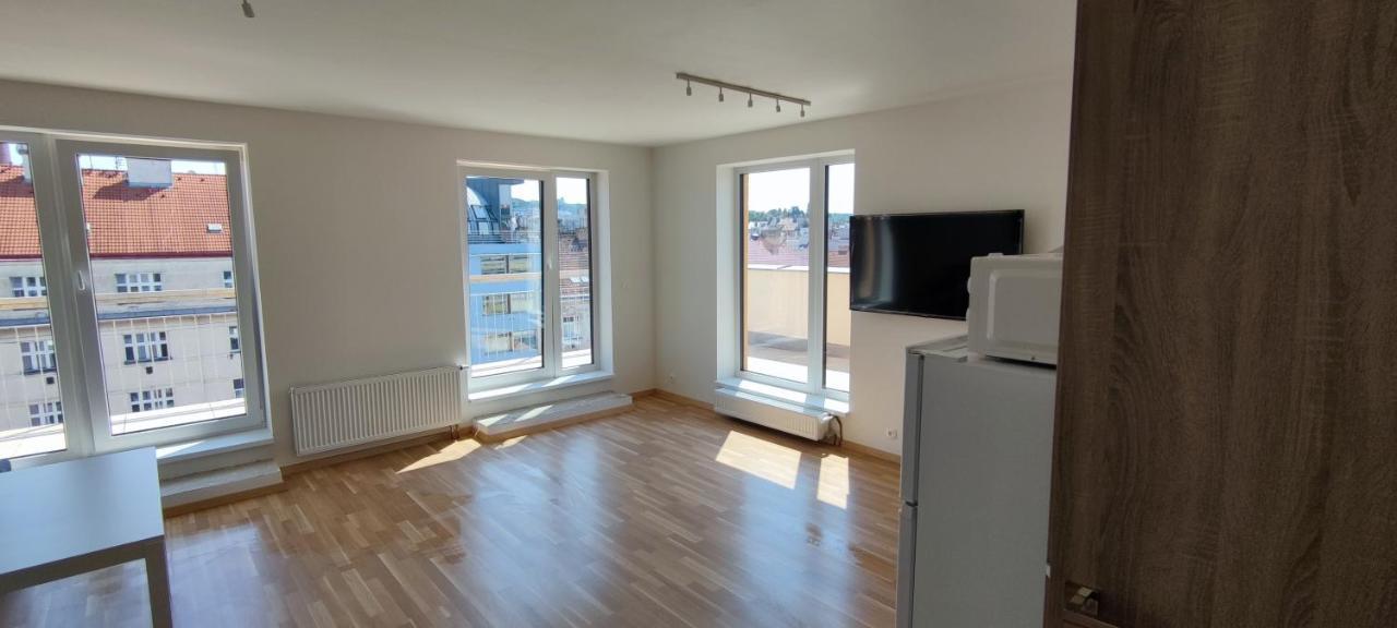 Penthouse # 81 With Panoramic City View In Elite Rezidence With Free Parking Praga Exterior foto
