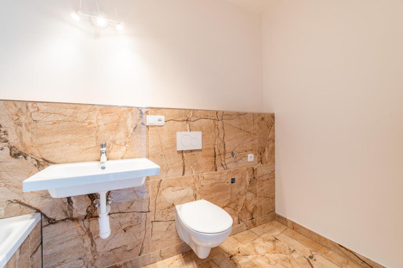 Penthouse # 81 With Panoramic City View In Elite Rezidence With Free Parking Praga Exterior foto
